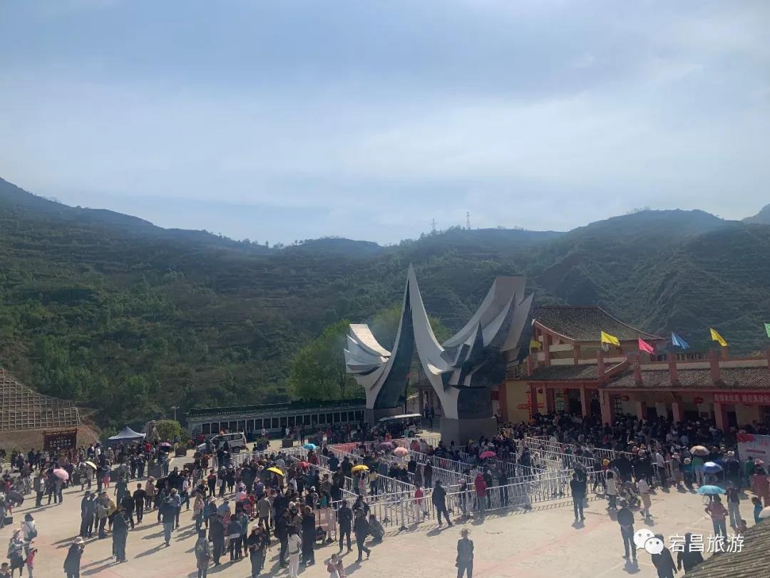 14000人次!“五一”长假第二天,官鹅沟大景区持续火爆!有序!
