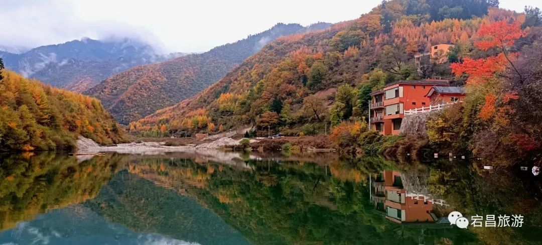 秋季旅游，一生一定要去一趟官鹅沟，美得惊人！