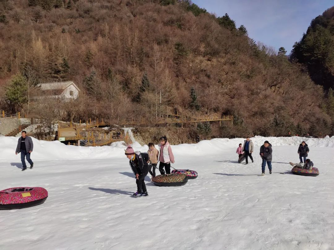 约约约！一起去官鹅沟开启浪漫的冰雪之旅吧~