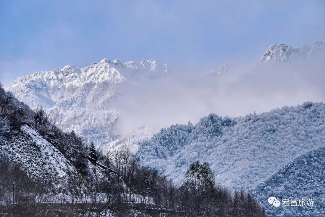 官鹅沟：春雪洒落，早春时节别样景~