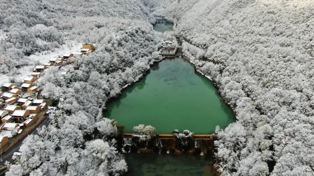 官鹅沟冬日“露天电影”正式上线！场景美轮美奂