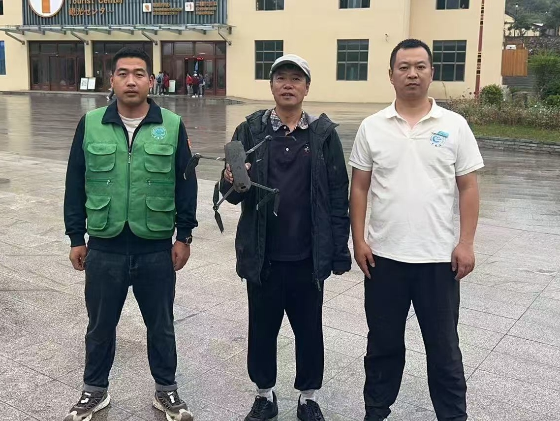 不忘初心，立足岗位，舍身自我，服务游客