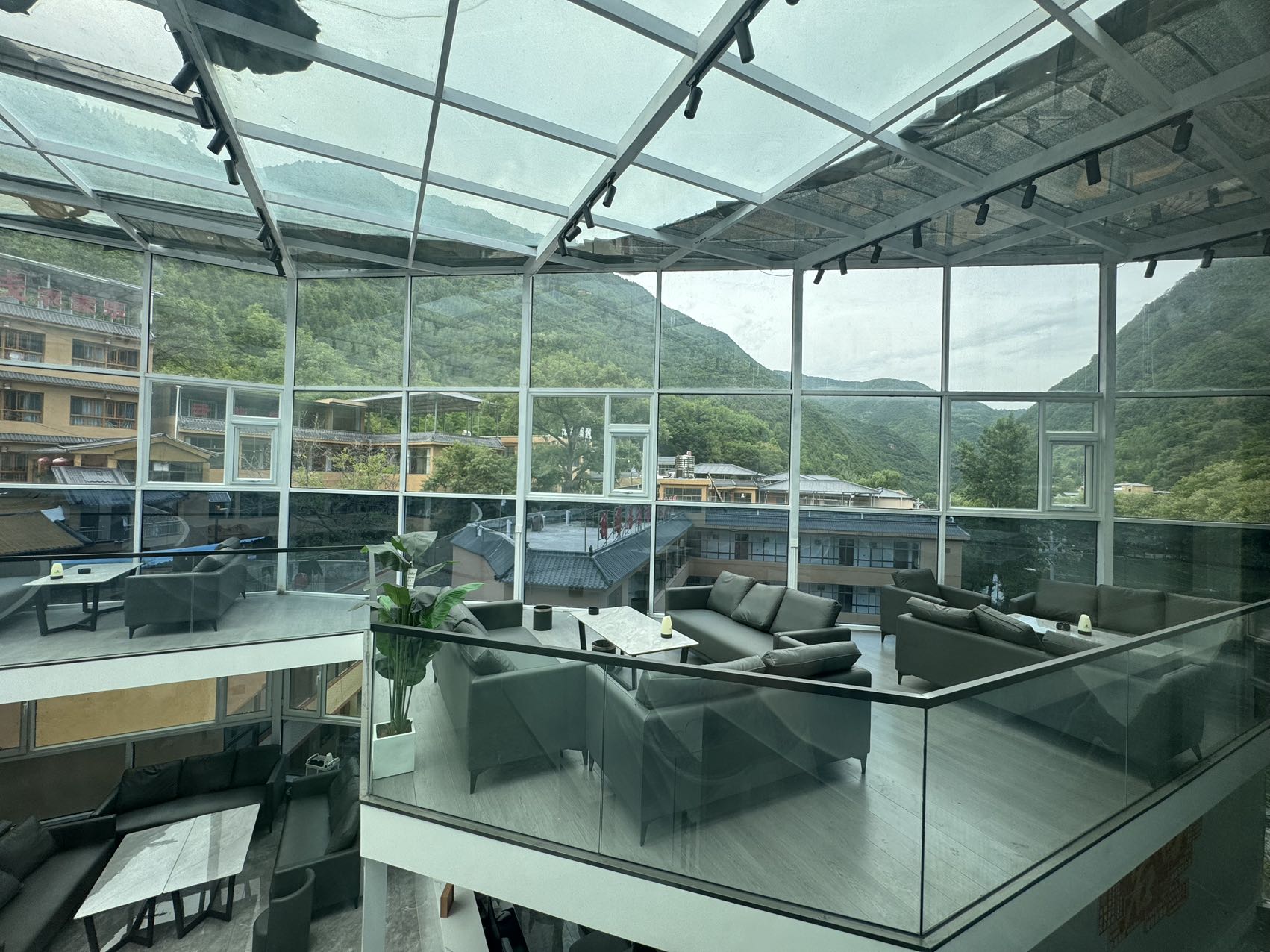 官鹅沟半山渡酒店